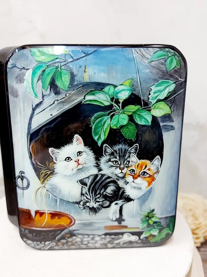 Hand-painted Lacquer box "Kittens" Miniature painting Beautiful work Jewelry box Mother-of-pearl made of Papier-mache Art gift Fedoskino