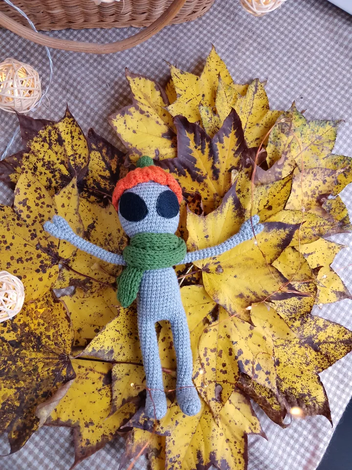 Gray alien doll, Alien Shaped Plush Toy, Soft Cartoon Stuffed Doll For friends. Thanksgiving gift for home decor