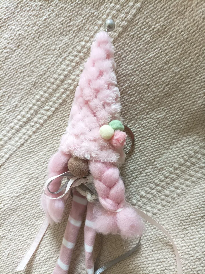 Spring gnome keychain
