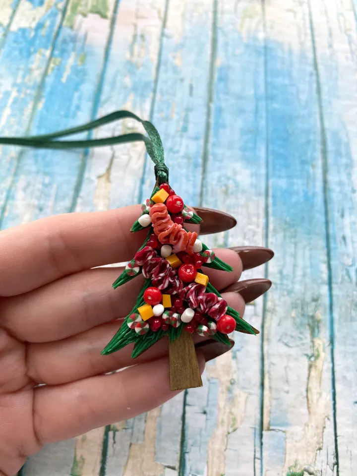 Miniature Christmas Charcuterie board with polymer clay Souvenir Tree