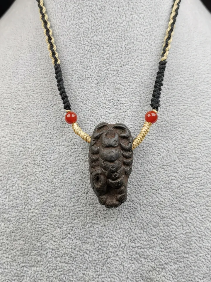 Gandhanra Handmade Tibetan Tsa Tsa Mold Amulet, Scorpion Guru of Padmasambhava,1.6 inchs