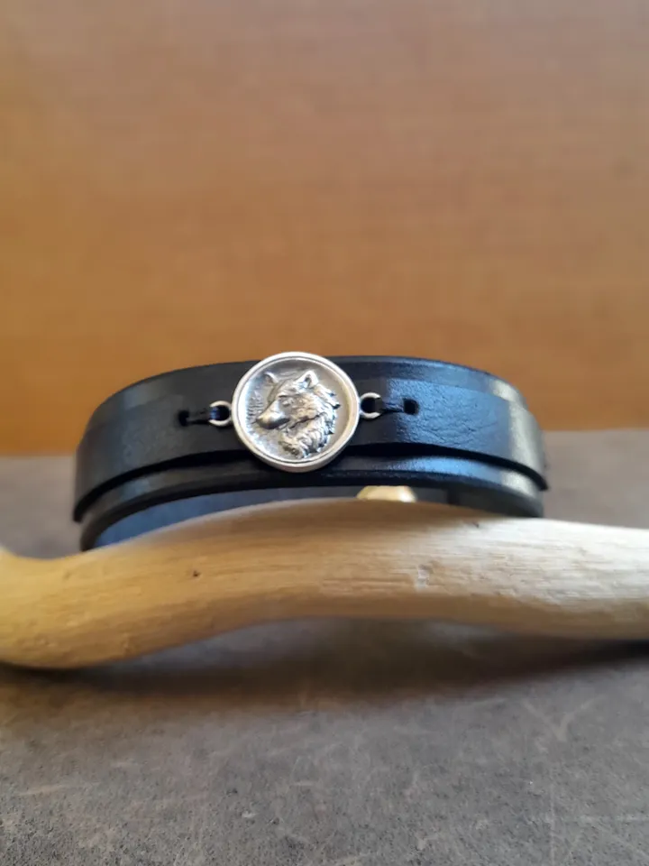 Silver 925 Wolf Bracelet, White Fang, Wolf Head Pendant, All Black Leather Cuff, Handmade Adjustable Unisex Bracelet, Spirit Animal Guide