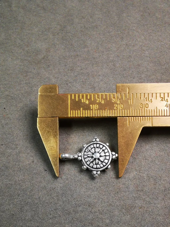 Gandhanra Handmade Buddhist Mala Counter Clip,Bum Counter Clip for Prayer Beads,Dharmachakra / Prayer Wheel Shape,Mala Accessories
