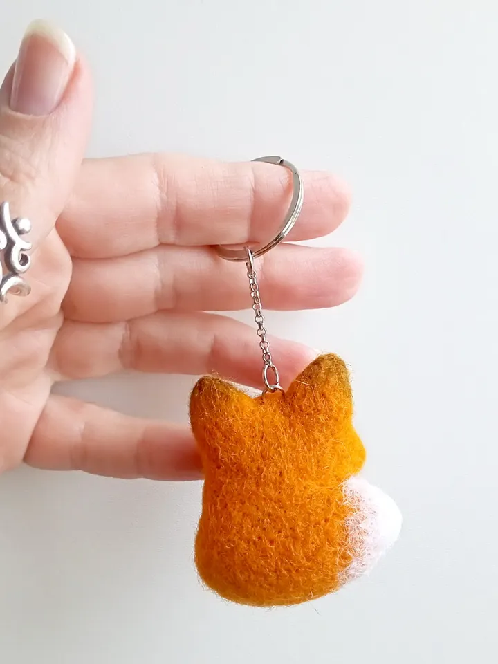 Handmade needle felting fox key chain/Totem animal keychain gift/Woodland animal bags pendant/Sleeping fox - bags charm