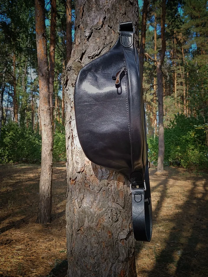 PDF pattern leather waist bag. Leather chest bag. Punch pitch 5 mm. Download PDF and Video TUTORIAL.