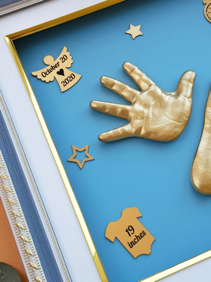 Figures with the baby's data. The child's DOB. Personalized figurines.
