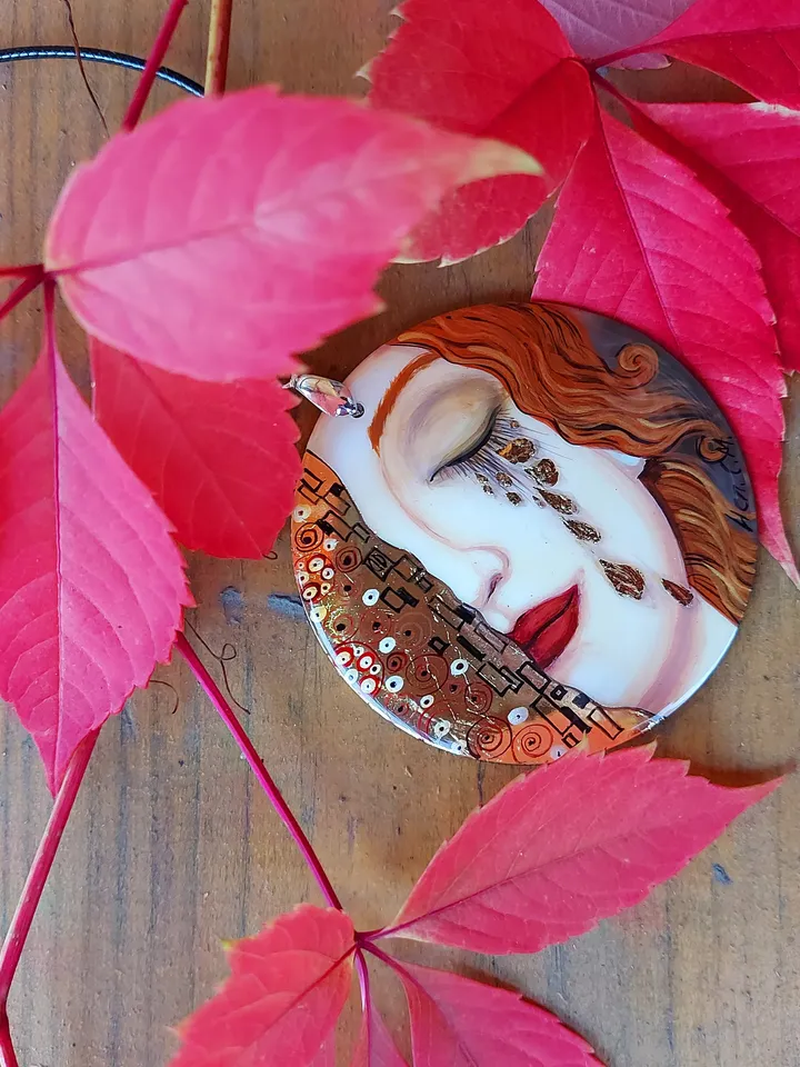 Hand Painted Necklace. Mother-of-pearl Russian hand-painted necklace pendant "Le lacrime di Freyja". Hand paint necklace pendant.