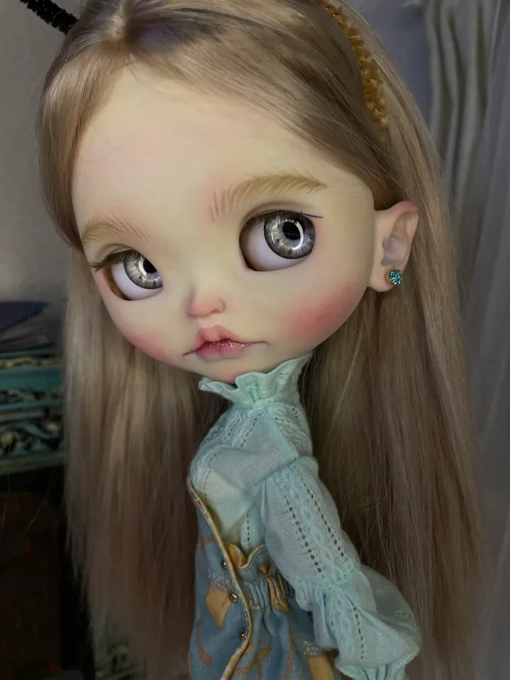 Blythe doll