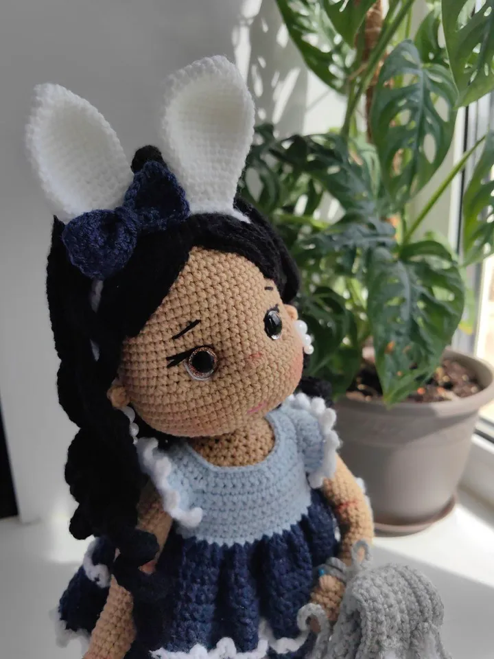 Crochet pattern doll with a dress and a backpack