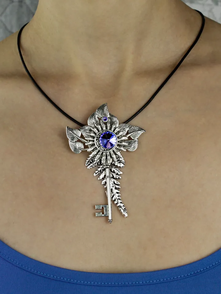 Handmade Key Pendant with Swarovski Crystals – Unique Leaf & Sunflower Design Necklace