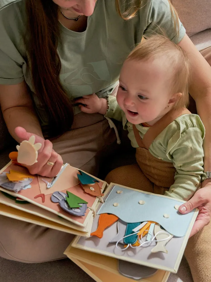 Giraffe Quiet Book for 1 Year Old Montessori Busy Book Felt Toy for Baby Girl 6 12 Months Toddler Gift Baptism Safari Activity Book