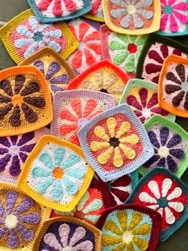 Crochet daisy pattern granny square pattern flower 3D for blanket bag cardigan