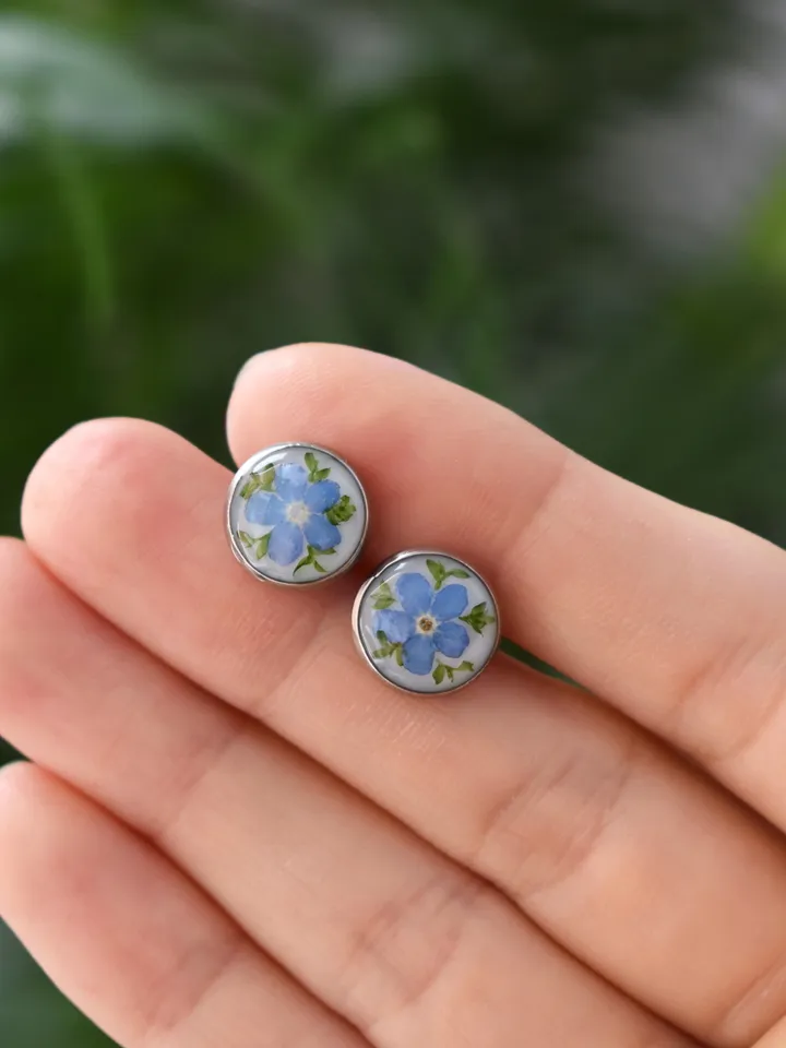 Forget-me-nots earrings. Minimalistic studs with real forget-me-nots. Lovely earrings.
