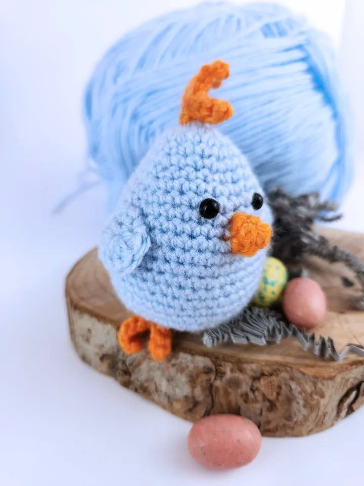 Beginner-Friendly Easter Chick Crochet Pattern - Charming Table Decoration