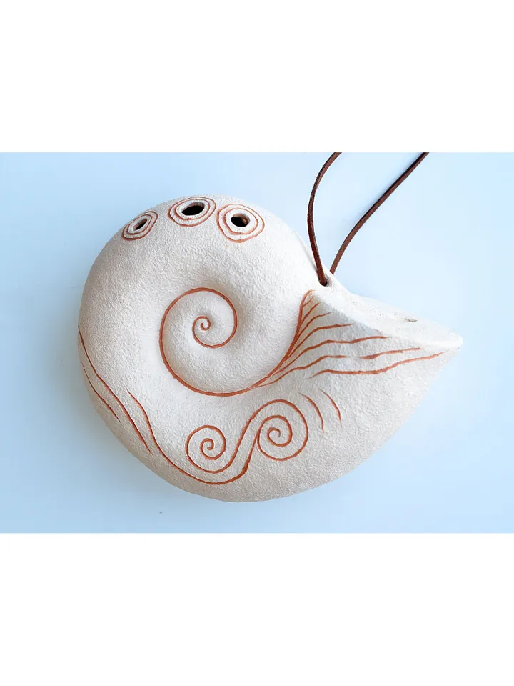 Ocarina "Ancient nautilus shell" / white / natural major / ceramic shell flute / low deep sound / big shell / Song of the sea inspired