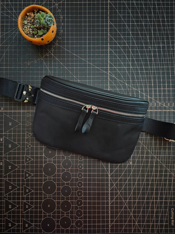 PDF pattern leather belt bag. Leather chest bag. Punch pitch 4 mm. Download PDF and Video TUTORIAL.