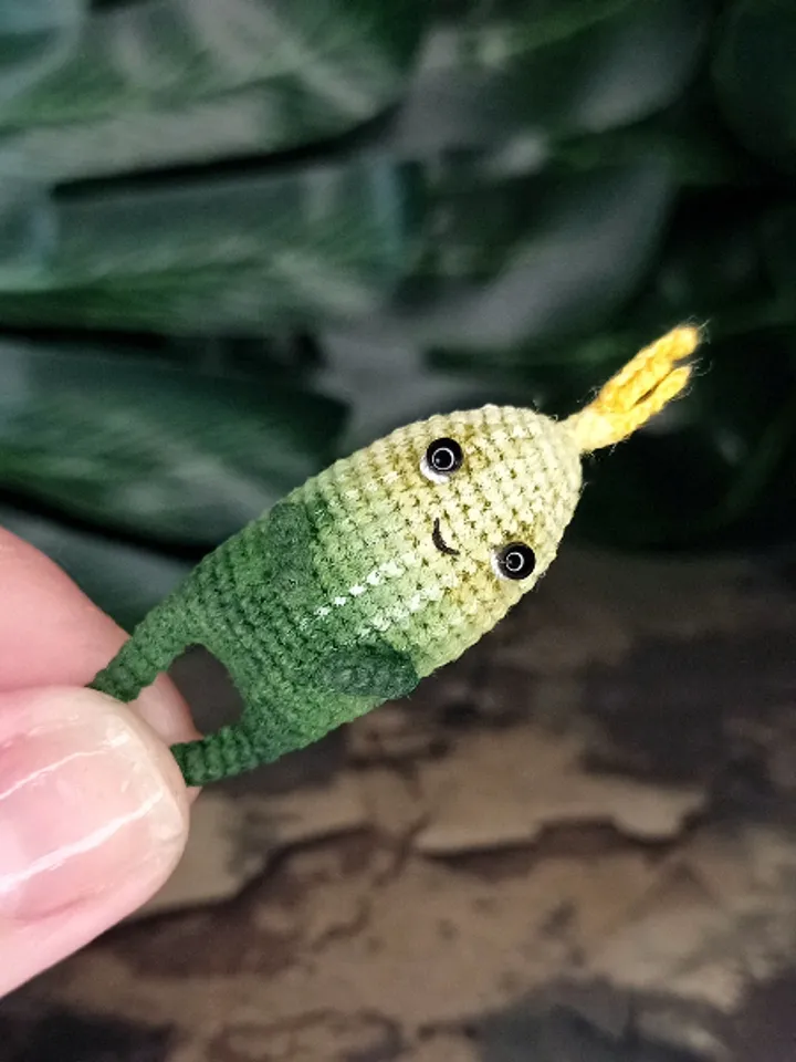 PDF crochet pattern Jolly cucumber . Crochet miniature pattern. Amigurumi cucumber toy pattern. DIY cute toy.