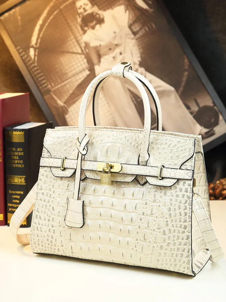 The Aurea Mini Luxe – Vegan Leather Crossbody with Designer Vibe