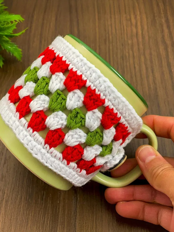 Christmas Crochet Mug Cozy Pattern PDF, Festive Red Green White Cup Cozy Pattern, Handmade Holiday Mug Cover, Crochet Cup Sleeve Tutorial