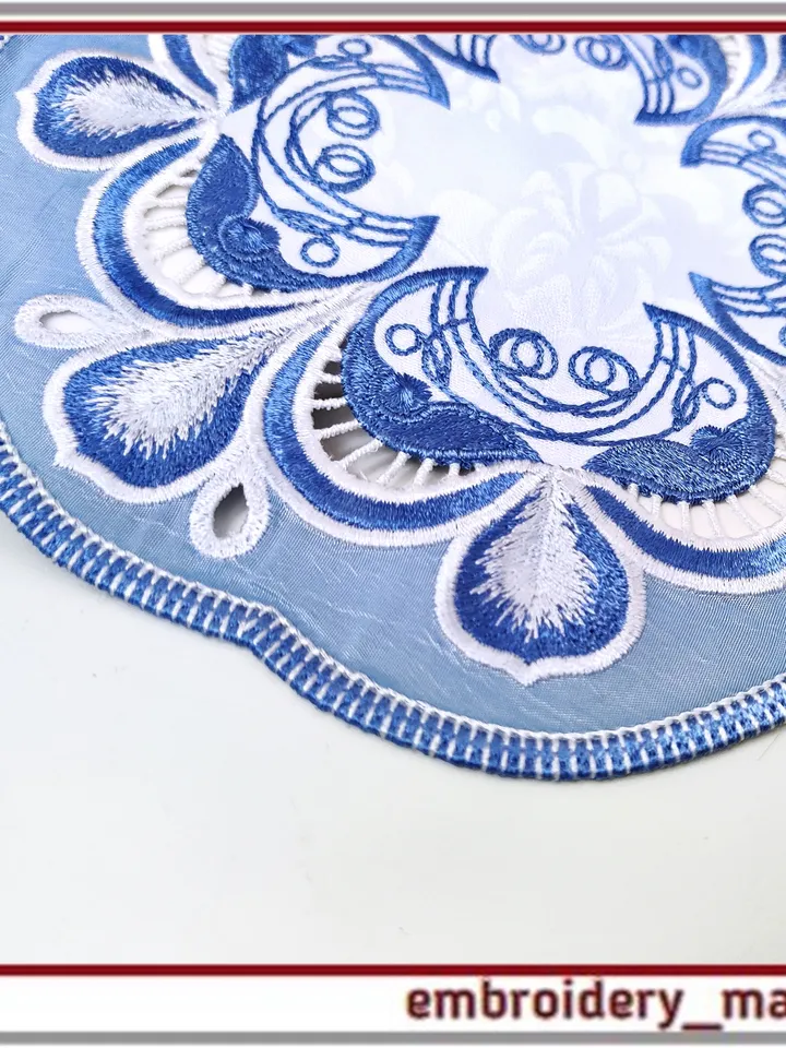 In the hoop Cutwork napkin with flowers Machine Embroidery Designs