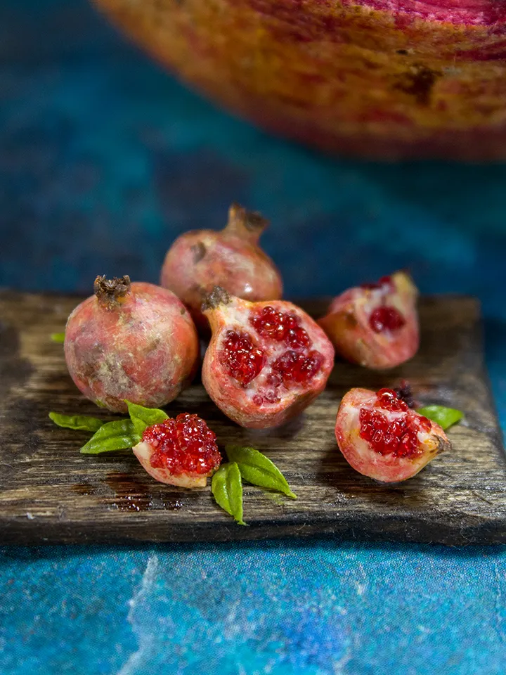 TUTORIAL Miniature polymer clay pomegranate with polymer clay