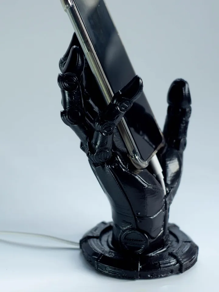 Robotic Hand Phone Stand – Futuristic and Functional Smartphone Holder, Cyber Decor, Robo Accessory, Sci-Fi Design, Gamer props