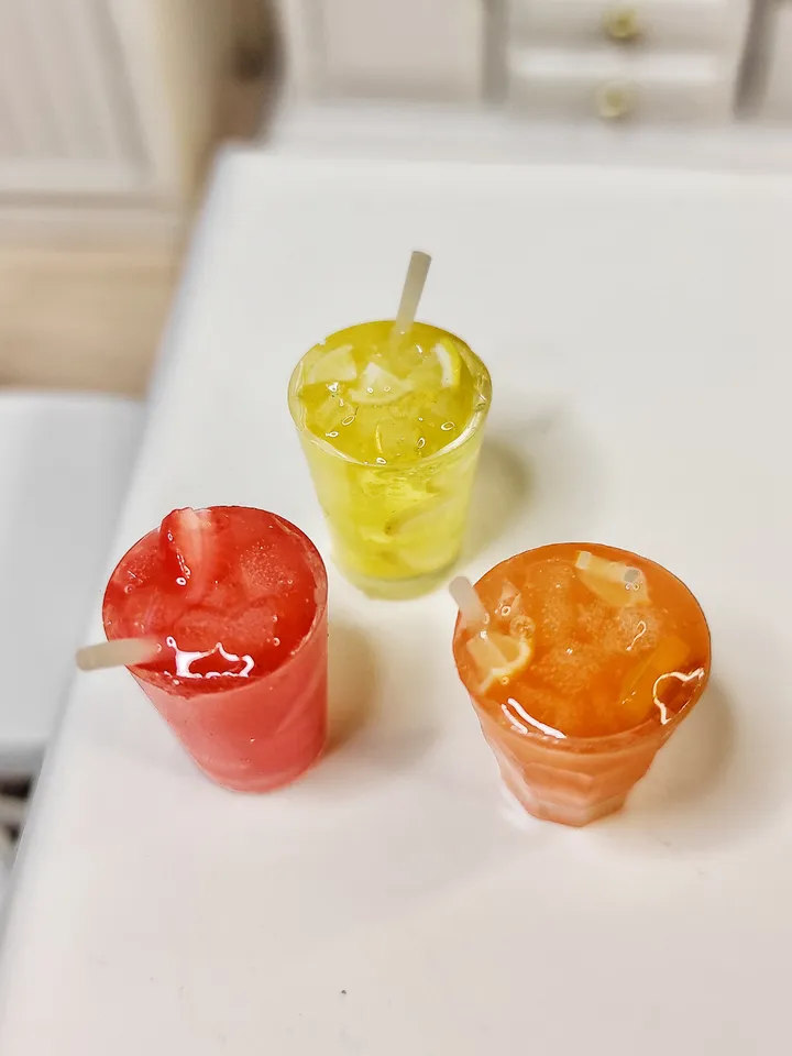 Realistic lemonade for dolls - Drink for dolls - juice for dollhouse - diorama miniature - mini food - food for dolls