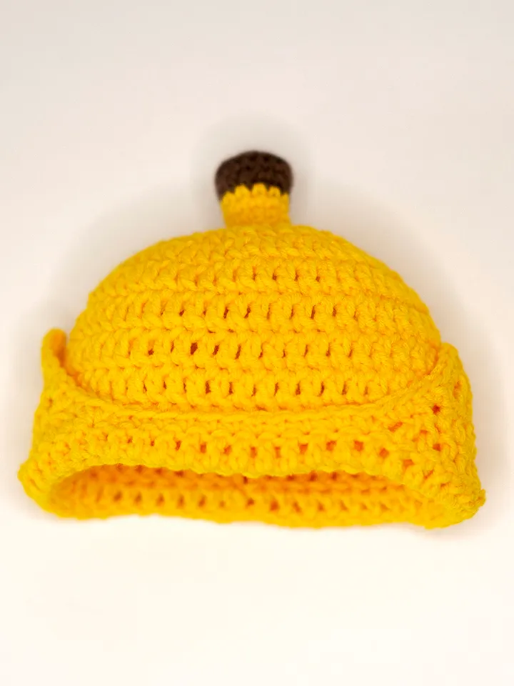 Banana hat for Blythe doll, Pullip doll, Icy doll for Halloween, fruit crochet hat for dolls