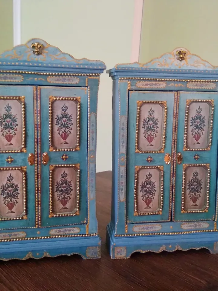 1:12 scale. Wardrobe for dollhouse.