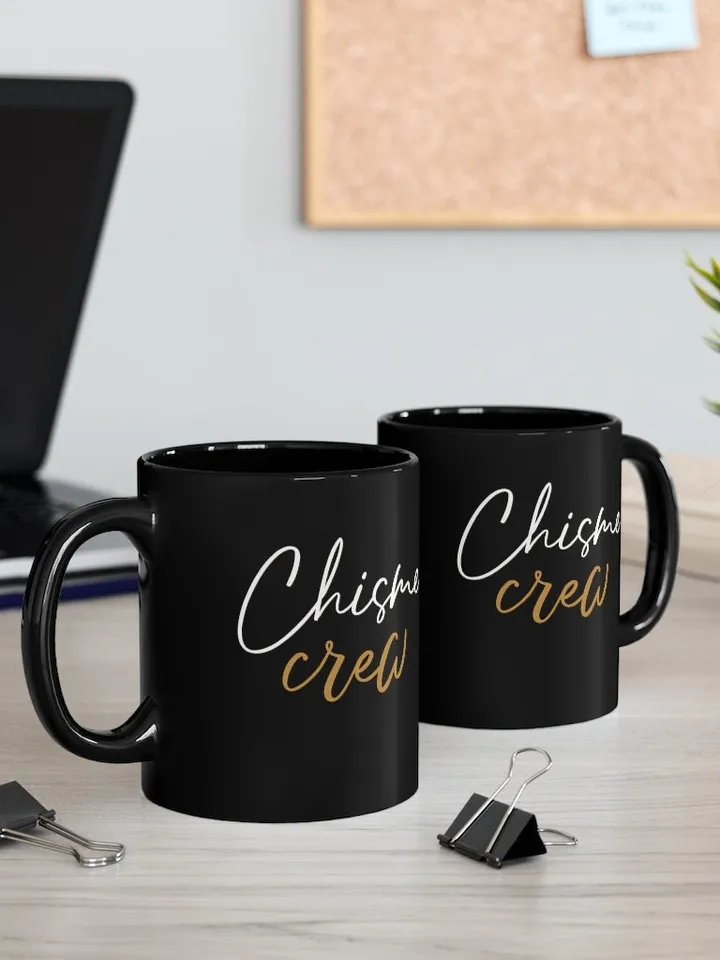 Chisme Crew Black mug 11oz