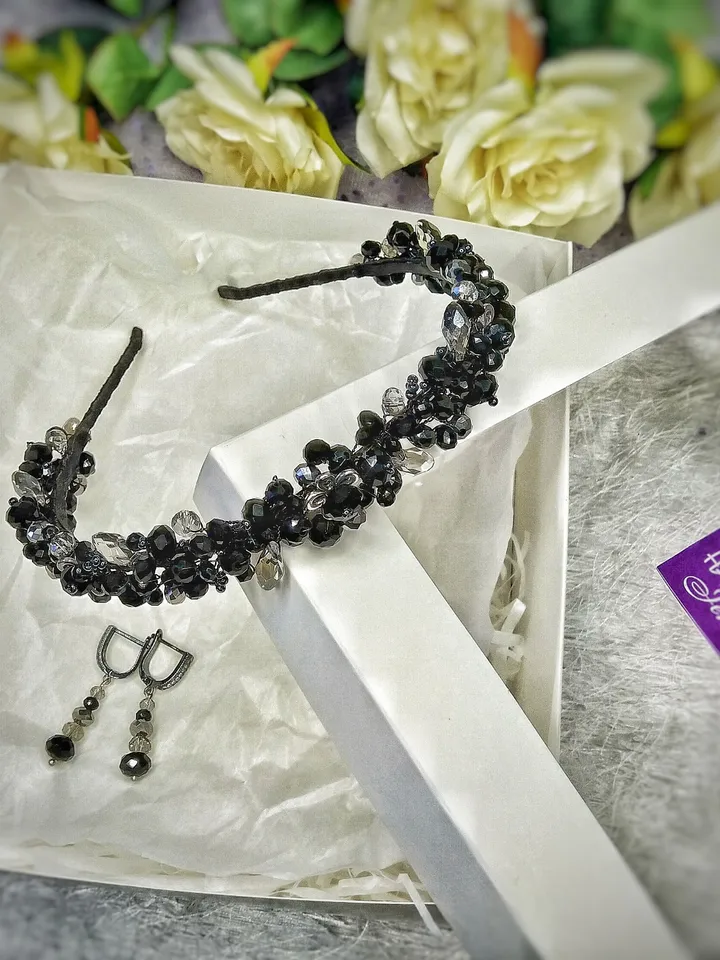 Black tiara and earrings, Unique gift for her, Sweet 16 gift, Bridesmaid gift, sister gift, best friend gift, happy birthday gift box