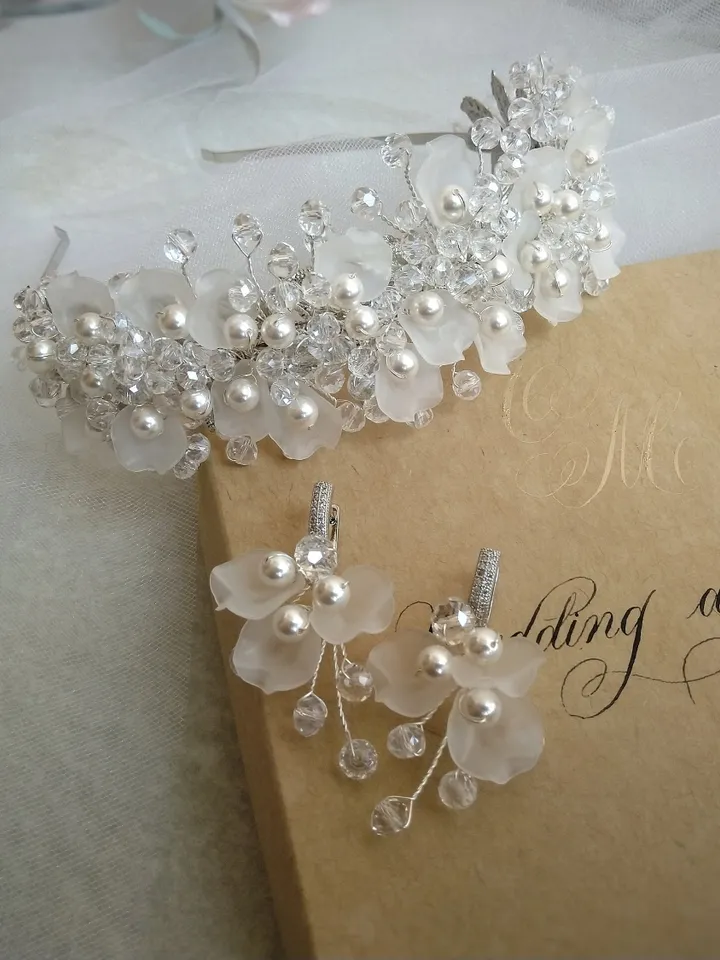 Wedding jewellery set for bride, Floral tiara, Pearl wedding crown, Bridal pearl earrings, Crystal bridal tiara, wedding tiara for bride