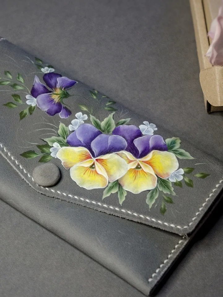Women's Leather Wallet, Leather gift idea, Travel leather gift, Leather gift for mom, Personalize gift, Leather gift for her, sweet 16 gift