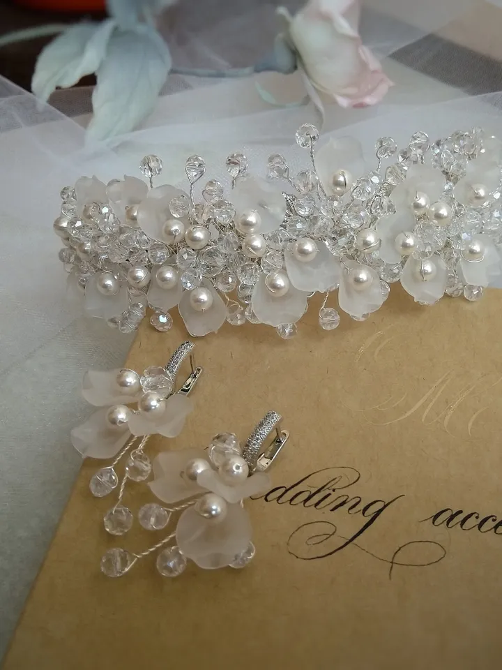 Wedding jewellery set for bride, Floral tiara, Pearl wedding crown, Bridal pearl earrings, Crystal bridal tiara, wedding tiara for bride