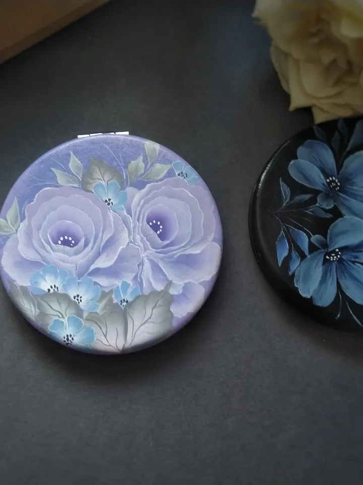 Personalized Bridesmaid Gift, Black round mirror, Gift for her, Small Bridesmaid Gift, Makeup bag, Circle mirror, personalize gift