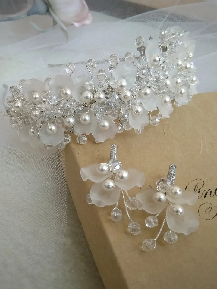 Wedding jewellery set for bride, Floral tiara, Pearl wedding crown, Bridal pearl earrings, Crystal bridal tiara, wedding tiara for bride