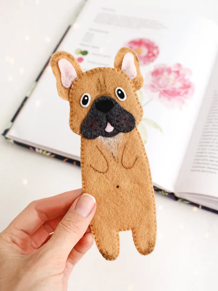 Felt long French bulldogs bookmarks hand sewing PDF tutorial with patterns. DIY dog bookmarks. Book and pets lover gift. Felt school supplies