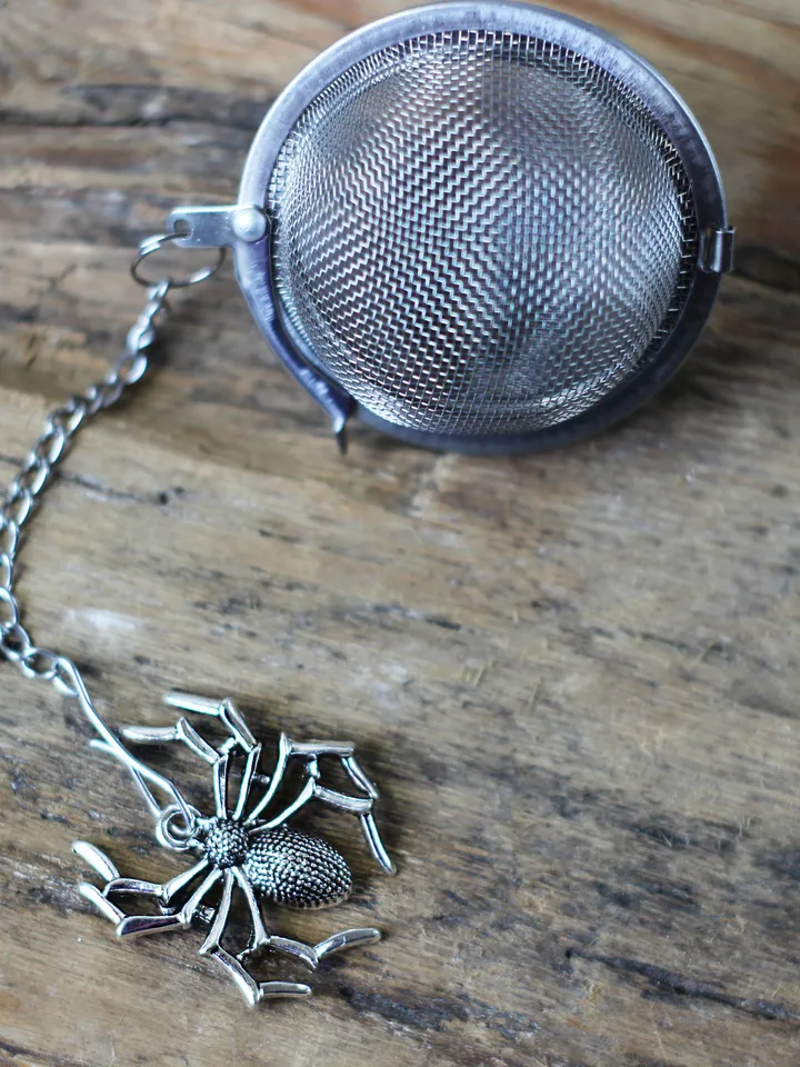 Spider tea strainer for herbal tea, Tea infuser with spider charm, Tea Steeper insect pendant, Loose leaf tea gift