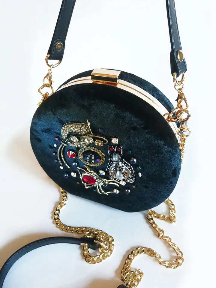Class Black velvet with brooches-fats and crystals Swarovski