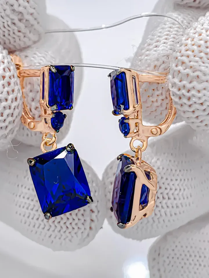 Earrings jewelry Silver gold plated 925 assay value with corundum sapphire