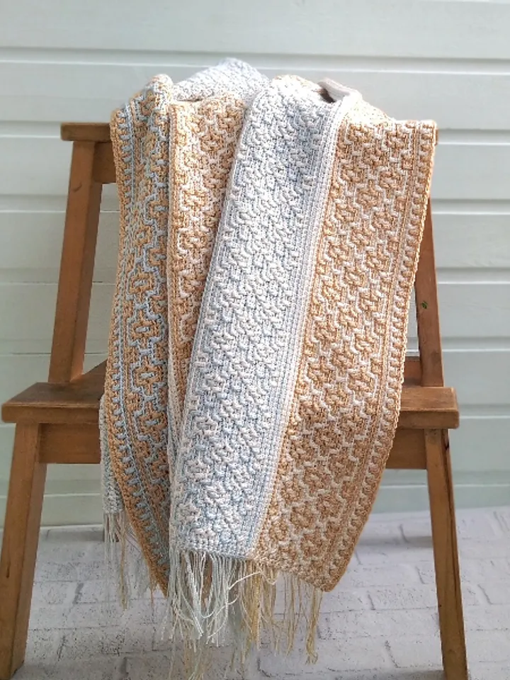 Beginner-Friendly Crochet Baby Blanket Pattern with Overlay Mosaic Technique