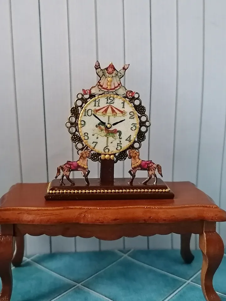 Miniature clock. Imitation. 1:12. Dollhouse miniature. Handmade.
