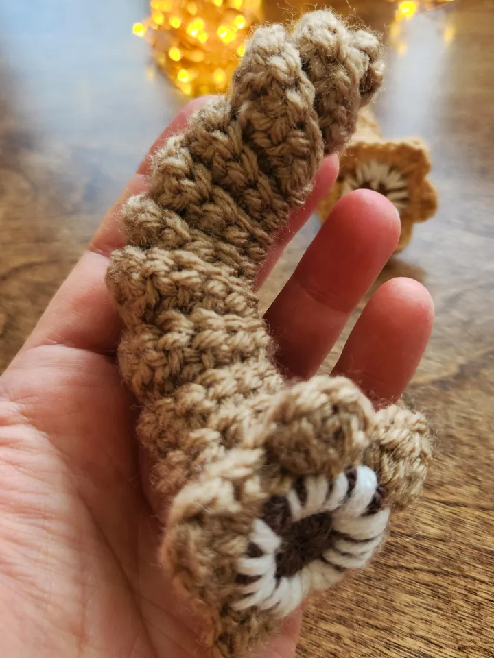 Sandworm Crochet Pattern for Beginners, DIY Keychain & Bag Charms PDF in English, French, German