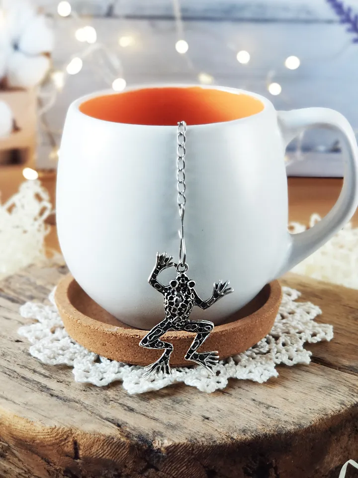 Frog tea ball infuser for herbal tea, Goblincore Tea infuser for tea lovers, Tea Strainer for loose leaf tea