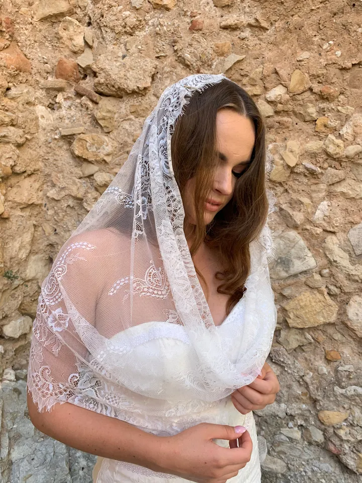 Ivory mantilla veil, Lace scarf, Bridal scarf, Ivory lace veil, Catholic Head Covering, Veil for Mass, Chapel mantilla, Catholic accessories