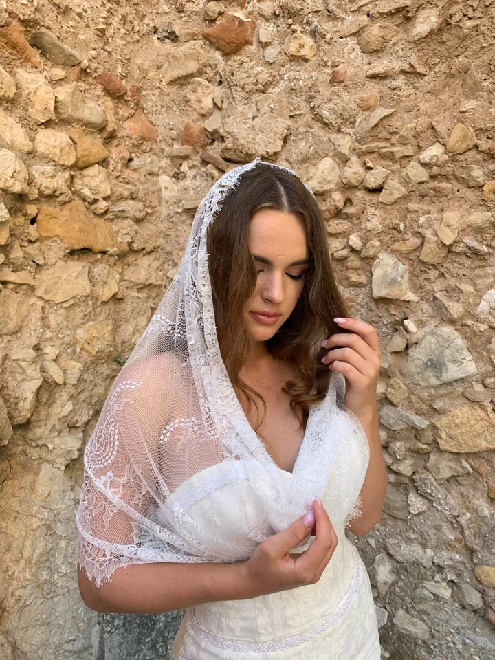 Ivory mantilla veil, Lace scarf, Bridal scarf, Ivory lace veil, Catholic Head Covering, Veil for Mass, Chapel mantilla, Catholic accessories