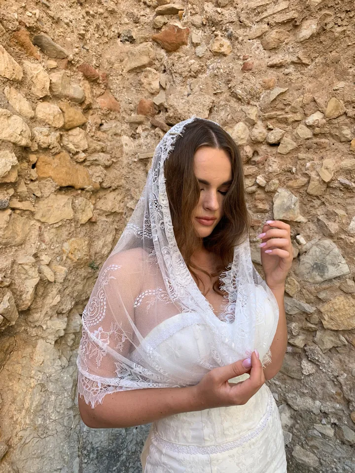 Ivory mantilla veil, Lace scarf, Bridal scarf, Ivory lace veil, Catholic Head Covering, Veil for Mass, Chapel mantilla, Catholic accessories