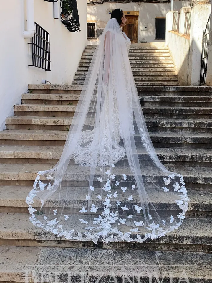 Cathedral Bridal Veil One tier Floral Ivory Veil Elegant Lace Wedding Veil Chapel Handmade Lace Veil Flower Lace Veil Vintage Bridal Veil