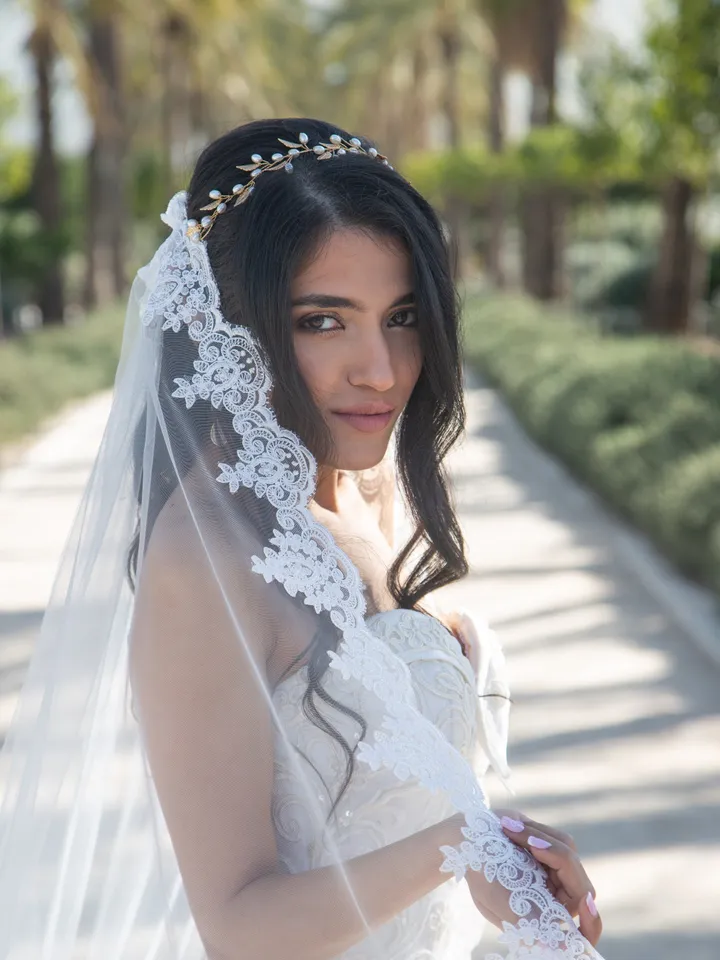 Chantilly lace veil/Cathedral bridal veil/1 tier lace veil wedding /Chapel lace tulle veil/Waltz wedding veil/Lace cathedral veil -900156