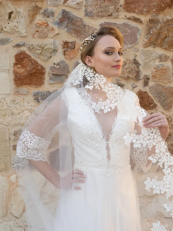 Chantilly wedding veil Cathedral Wedding veil Lace wedding veil Lace trim bridal veil 1 tier Long Veil Ivory Wedding Long bridal veil 0153.1